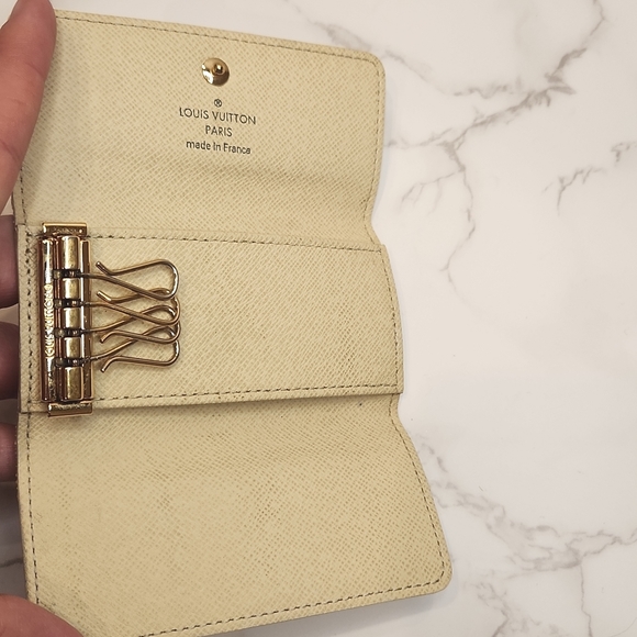 Authentic Louis Vuitton Damier Azur 4 Key Case - Picture 8 of 10